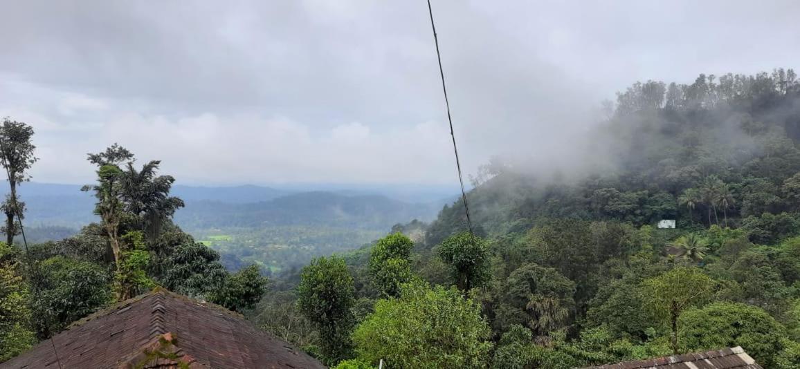Spinson Home Stay Madikeri Eksteriør bilde